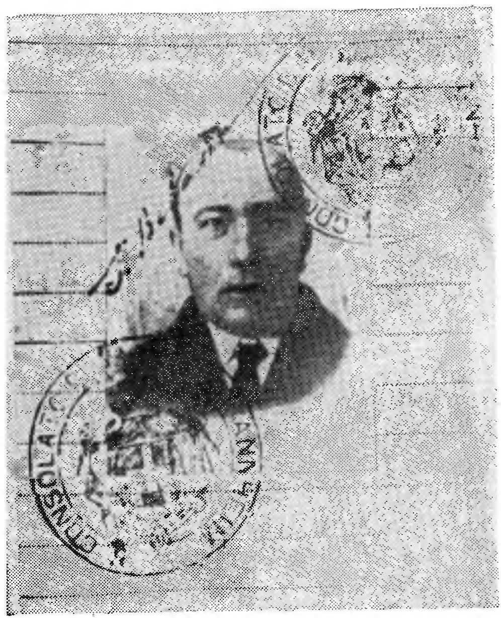 Эта фотография Б. Савинкова была наклеена на фальшивом паспорте, с которым он б'ЫЛ задержан сотрудниками ЧК на территории нашей страны. Паспорт выписан на имя В. И. Степанова